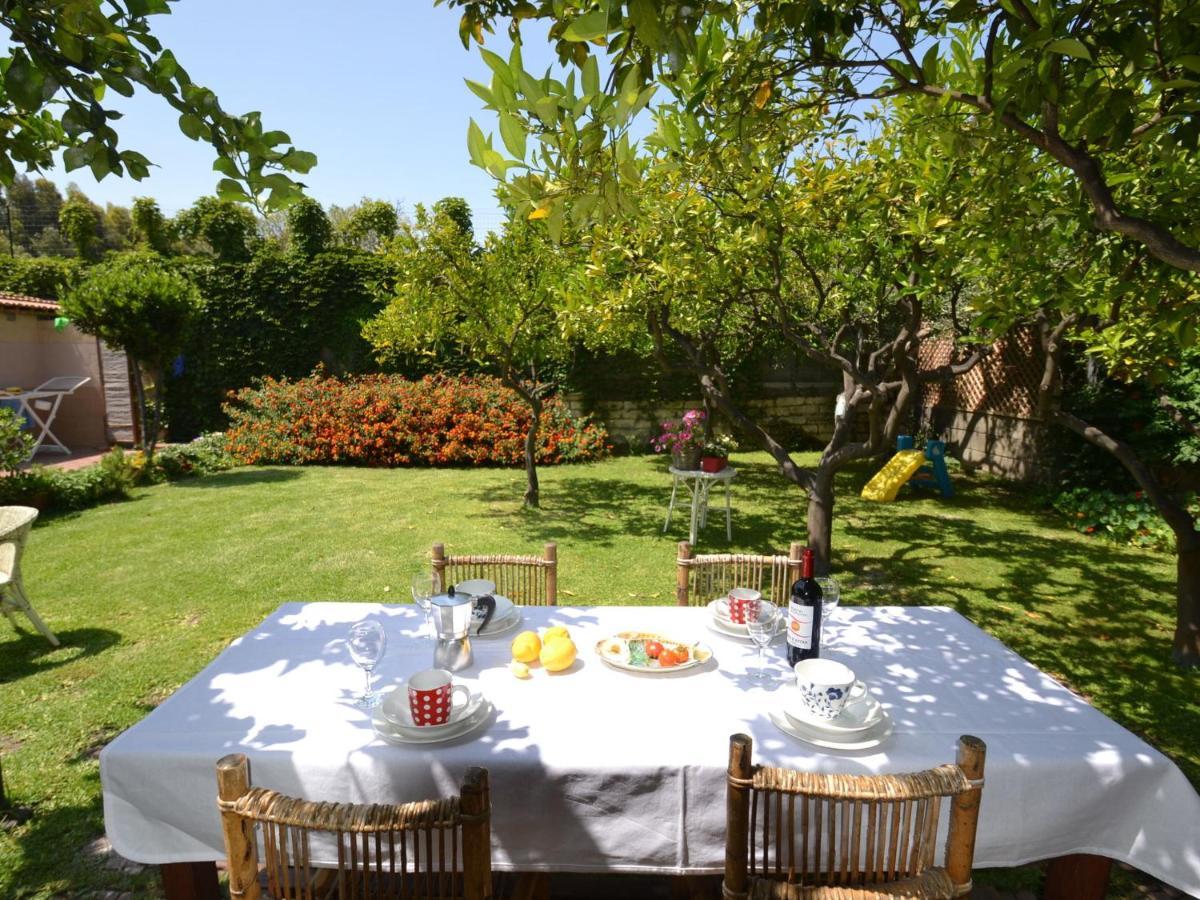 Casa Unifamiliar Con Jard N Privado Villa อันโญเน บันญี ภายนอก รูปภาพ